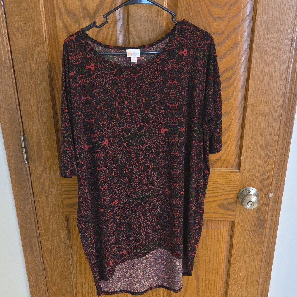 LuLaRoe Women’s Black & Red Printed Tunic Top